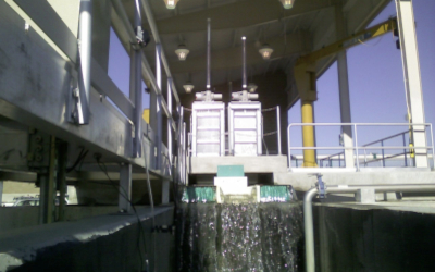 Model 6544 Slide Gate with Rotork operator image