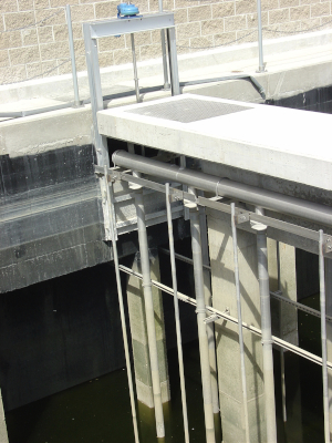 Model 6564 Aluminum Weir Gate BS 2000 image