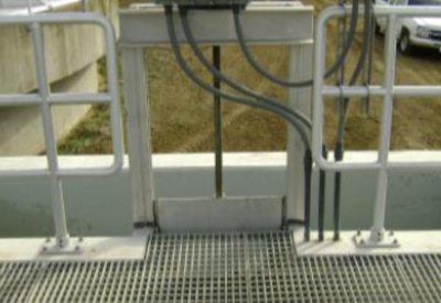 Bar Grating Platform with Handrails image